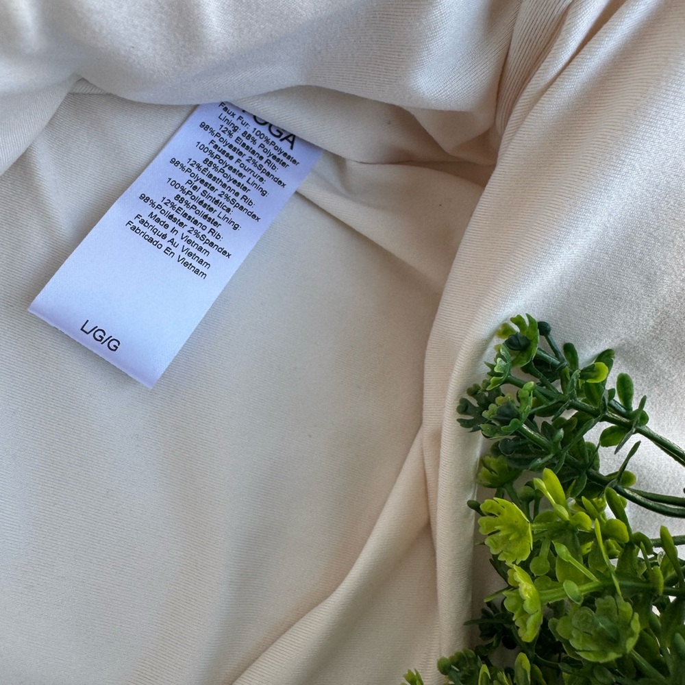 Beyond Yoga Cream Sherpa Half-Zip Pullover - Picture 9 of 13